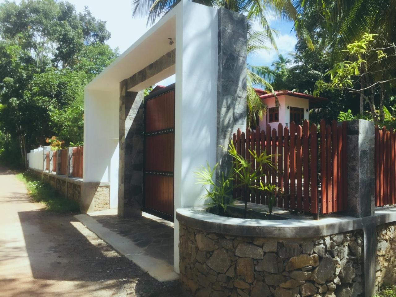 Casa Blanca Hotel Ahangama Ngoại thất bức ảnh