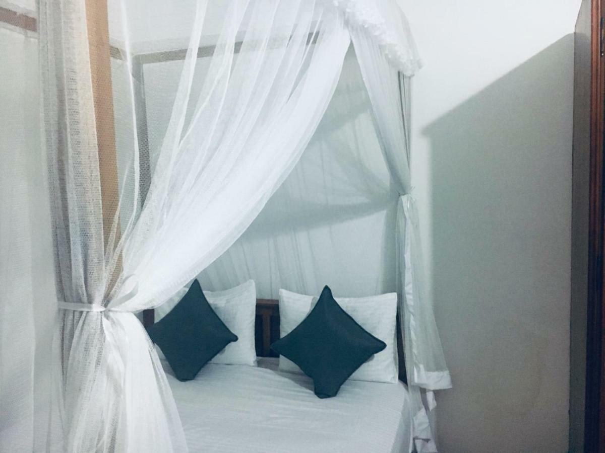 Casa Blanca Hotel Ahangama Ngoại thất bức ảnh